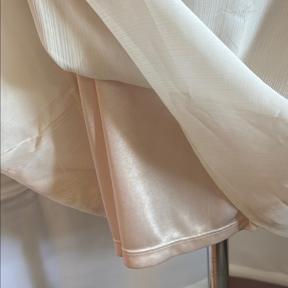 Elegant Flowy Vintage Cream Sleeveless Dress - Picture 5 of 9